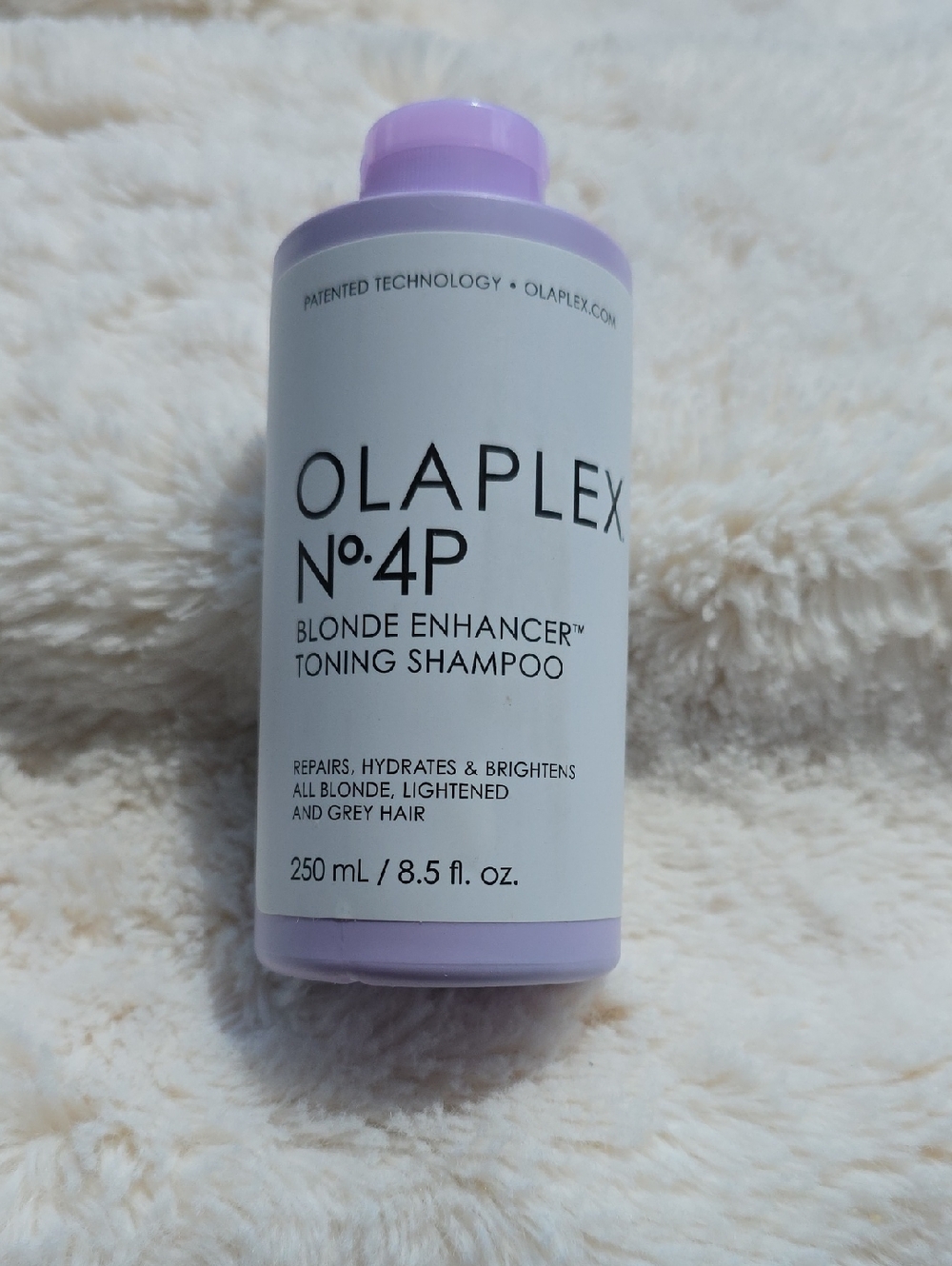 OLAPLEX No.4P Blonde Enhancer Toning Shampoo - Lavender & White